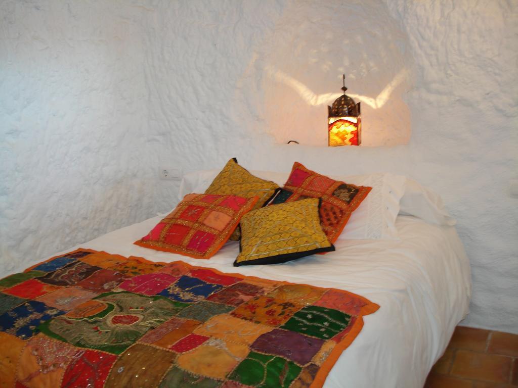 Cueva De La Alegria Villa Huescar Phòng bức ảnh